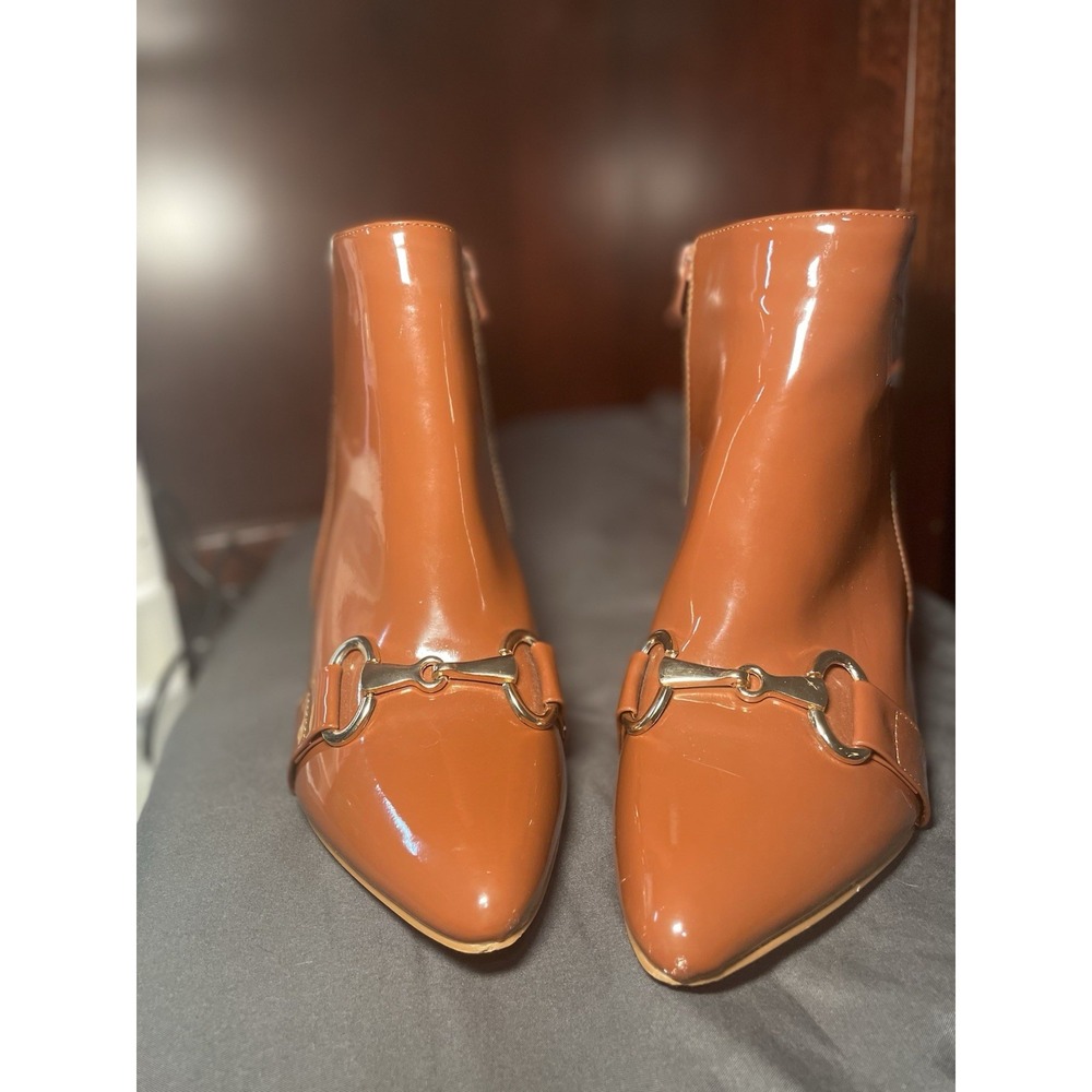 YOKI Brown Zip Up Ankle Boots With Gold Detail Size 9W